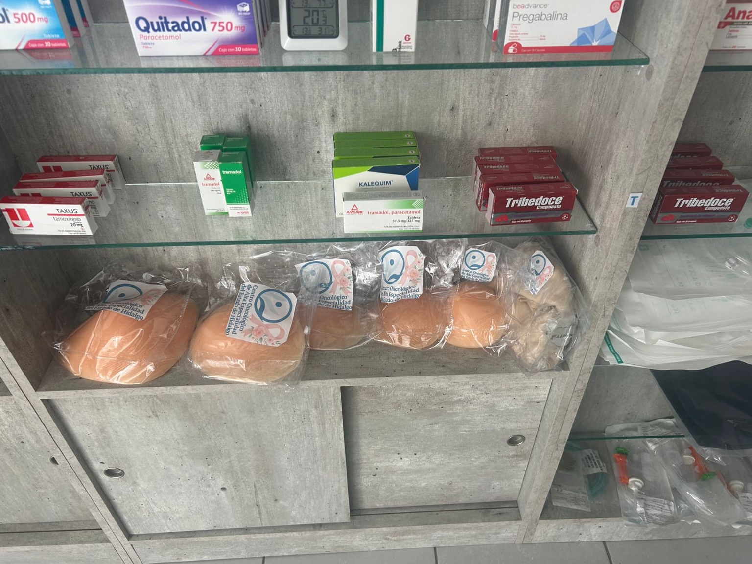 Prótesis mamarias externas